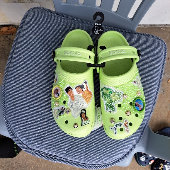 Princess and the Frog Customized Crocs - Picture 5 of 5